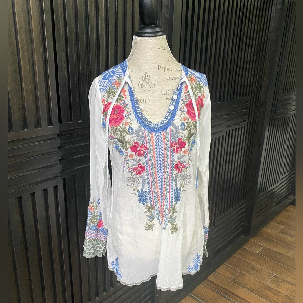 NWT Johnny Was floral embroidered tunic top